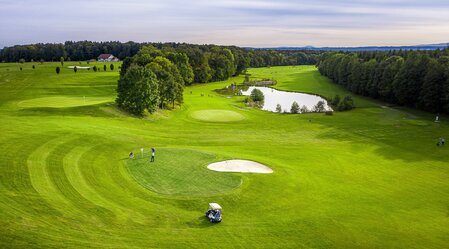 Das Thermen- & Vulkanland ist Golfdestination des Jahres 2024 | © Thermen- & Vulkanland | Pixelmaker