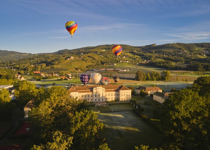 Heißluftballone beim Schloss Schielleiten in der Oststeiermark | © Oststeiermark Tourismus | Lang-Bichl - RKP