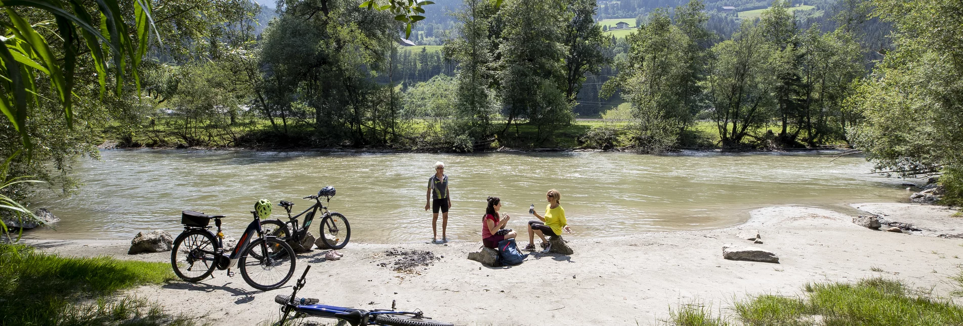 Cooling off on the Enns cycle path | © Steiermark Tourismus | Tom Lamm