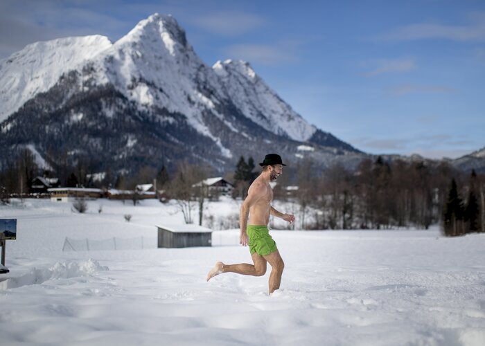 Erfrischung nach dem Solebaden im Narzissen Vital Resort Bad Aussee | © STG | Tom Lamm