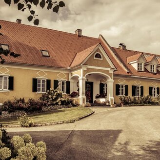 Our farm - Herrenhof Lamprecht winery | © Herrenhof Lamprecht