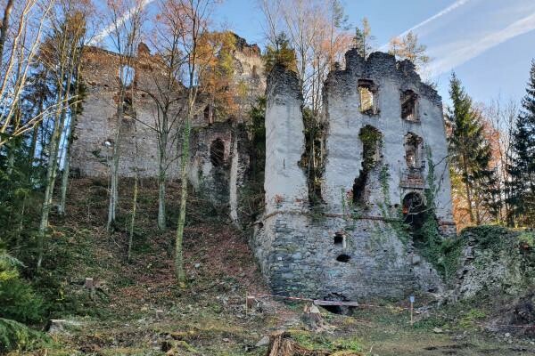 "Lost Place": Ruine Waxenegg
