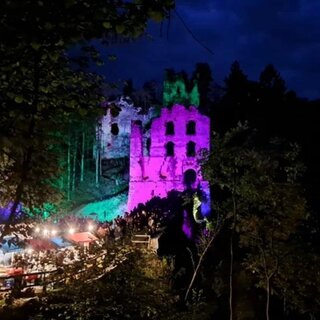 Waxenegg castle ruins_at night_Eastern Styria | © Erich Brandl