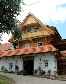 Hofbereich beim Weingut Herrgott | © Weinbau Herrgott | Strohmaier | © Weinbau Herrgott