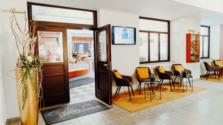 CafeLipizzaner-EingangsbereichCafe-Murtal | © Café Lipizzaner