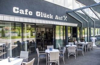 CafeGlückAuf-Terrasse-Murtal-Steiermark | © Pfripfl Lucas