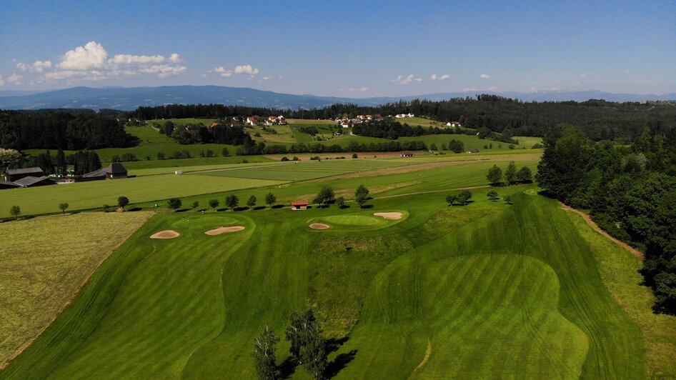 Sicht auf den Golfclub Thalersee | © GEPA Pictures