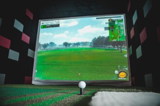 Golf Simulator | © Indoor Golf Studio