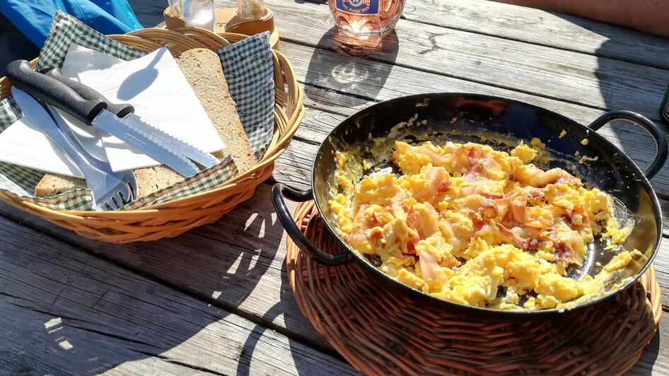 Eierspeis mit Speck Frühstück