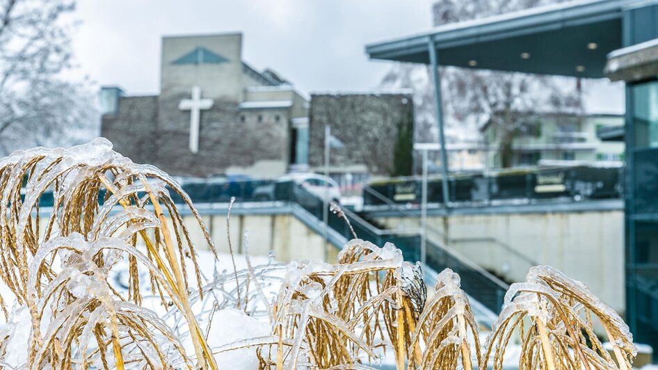 Pfarrkirche im Winter | © Petru Rimovetz