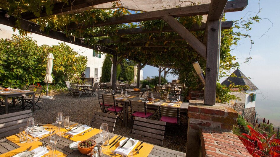 Terrasse mit Weitblick | © Schloss Kapfenstein_Ulrike Korntheuer