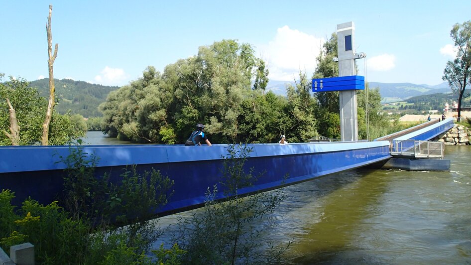 Schwimmende-Murbrücke-Ansicht2-Murtal-Steiermark | © Erlebnisregion Murtal