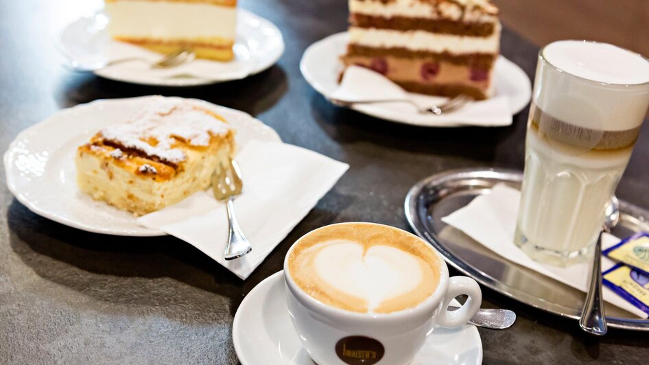 Kaffee mit Kuchen und Torte | © Urdlwirt Hotel &amp; Restaurant