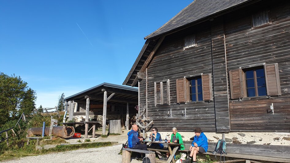 Wanderer auf der Vorauer Schwaig | © Oststeiermark Tourismus