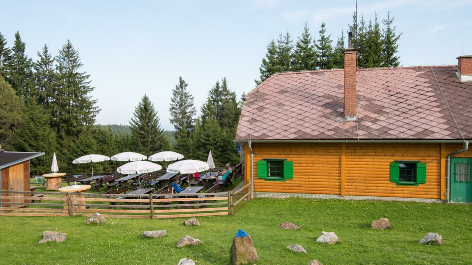 Waldlehrpfad Masenberg_Schutzhütte_Oststeiermark | © Helmut Schweighofer