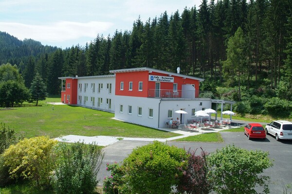 Guesthouse Ehweiner-Exterior view-Murtal-Styria | © Gästehaus Ehweiner