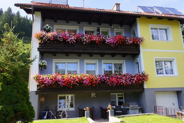 Gästehaus-Kreuzer-Außenansicht-Murtal | © Gästehaus Kreuzer