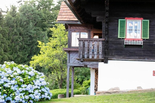 Balkon und Veranda beim liebevoll renovierten Haus | © Haus Annerl