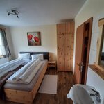 Photo of Double room, shower, toilet, balcony | © Pölzlhof