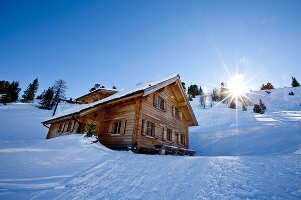 Schiurlaub direkt an der Piste - Almstallhütte