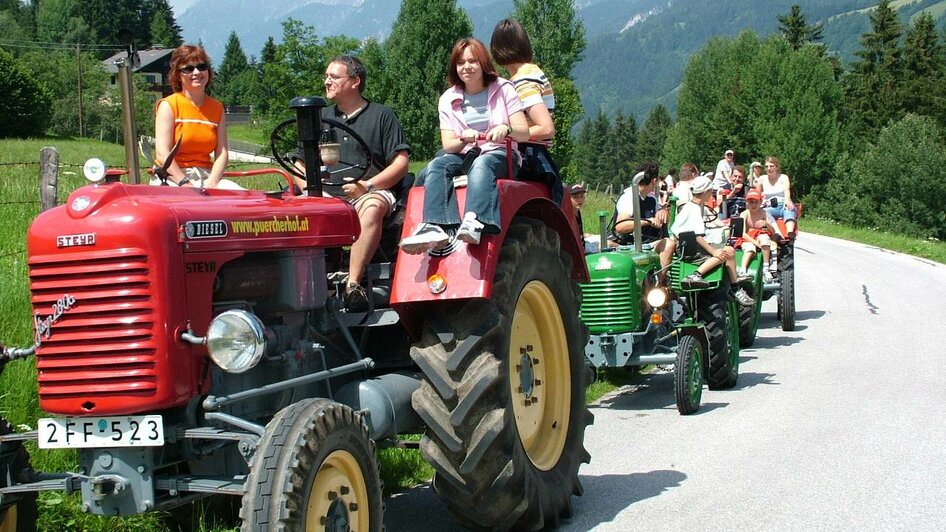 Tractor driving at the Pürcherhof - Impressionen #2.1