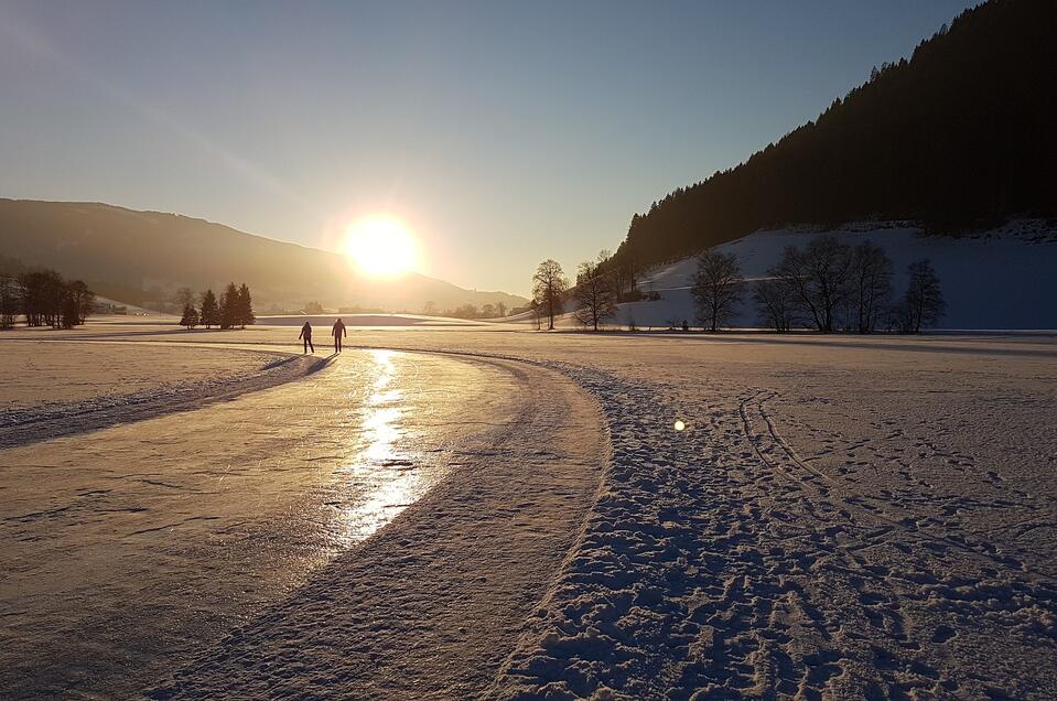 Eislaufen & Eisstockschießen am Putterersee - Impression #1