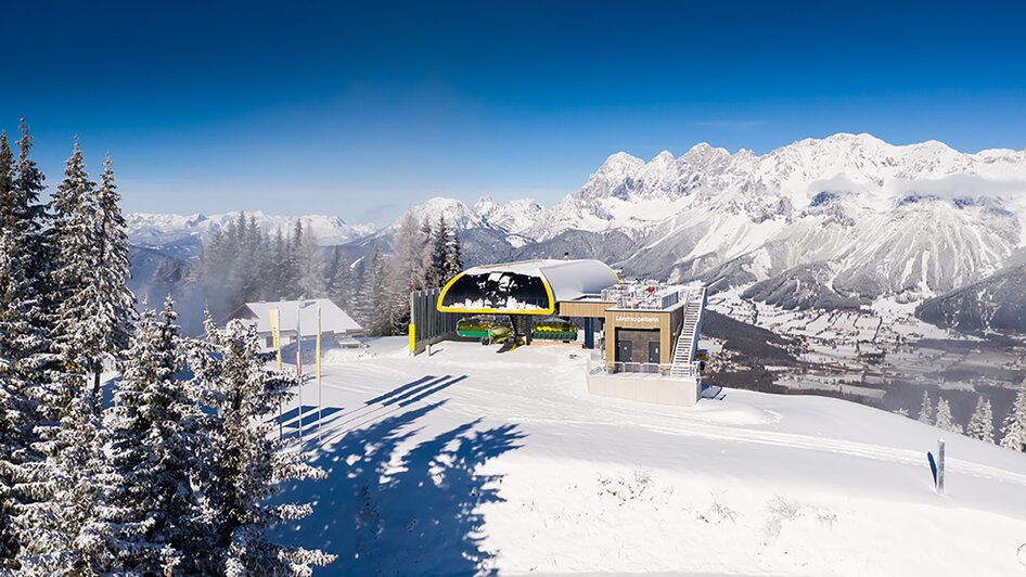 Traumhaftes Panorama vom Panoramadeck auf dem Dach der Bergstation der neuen Lärchkogelbahn | © Johannes Absenger