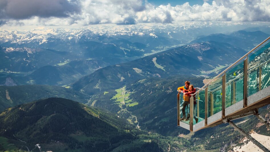 Treppe ins Nichts am Dachsteingletscher | © Christoph Huber
